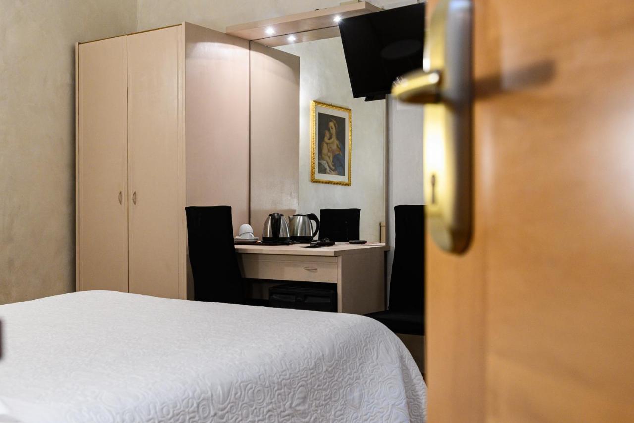 Hotel Julia Rome Luaran gambar
